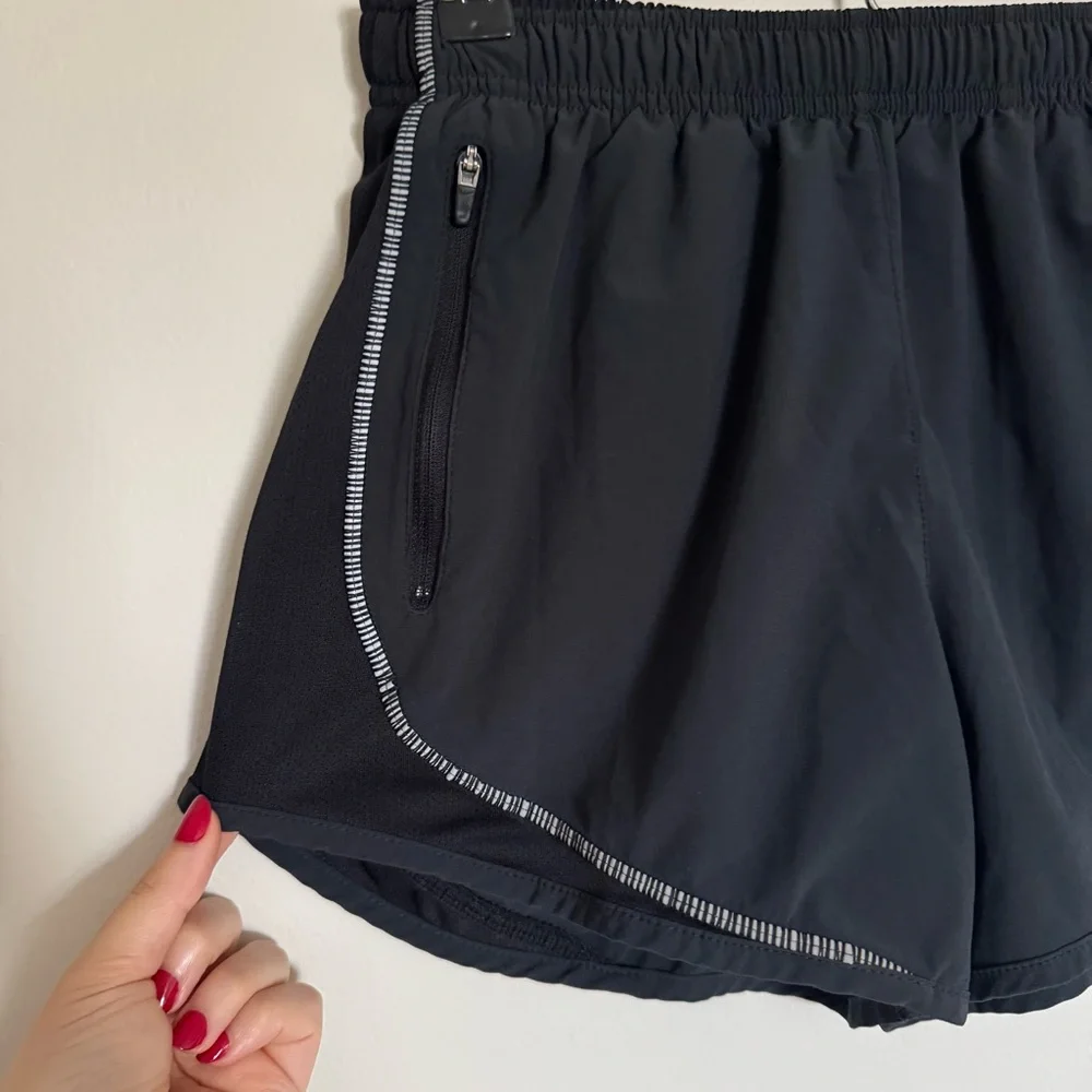 Nike Women's Dri-FIT Division Tempo Luxe Running Short Black Zippers Size XS